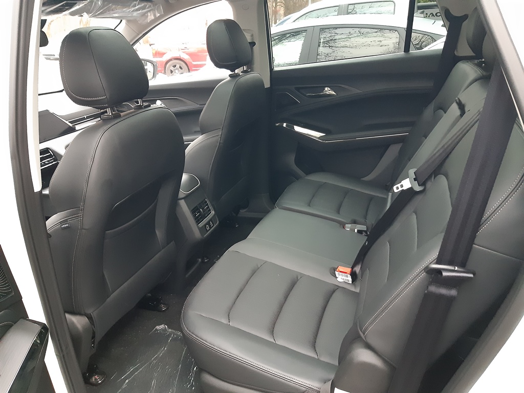 JAC JS8 PRO 1.5 175KM 2WD 7AT 7OS. 2025