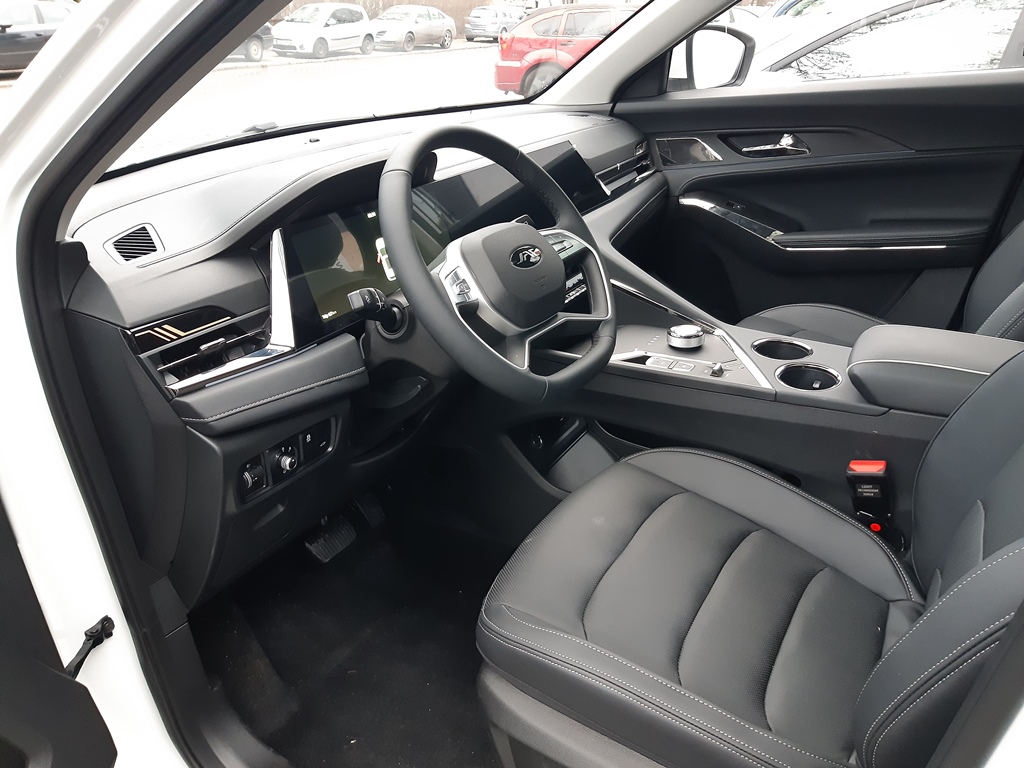 JAC JS8 PRO 1.5 175KM 2WD 7AT 7OS. 2025