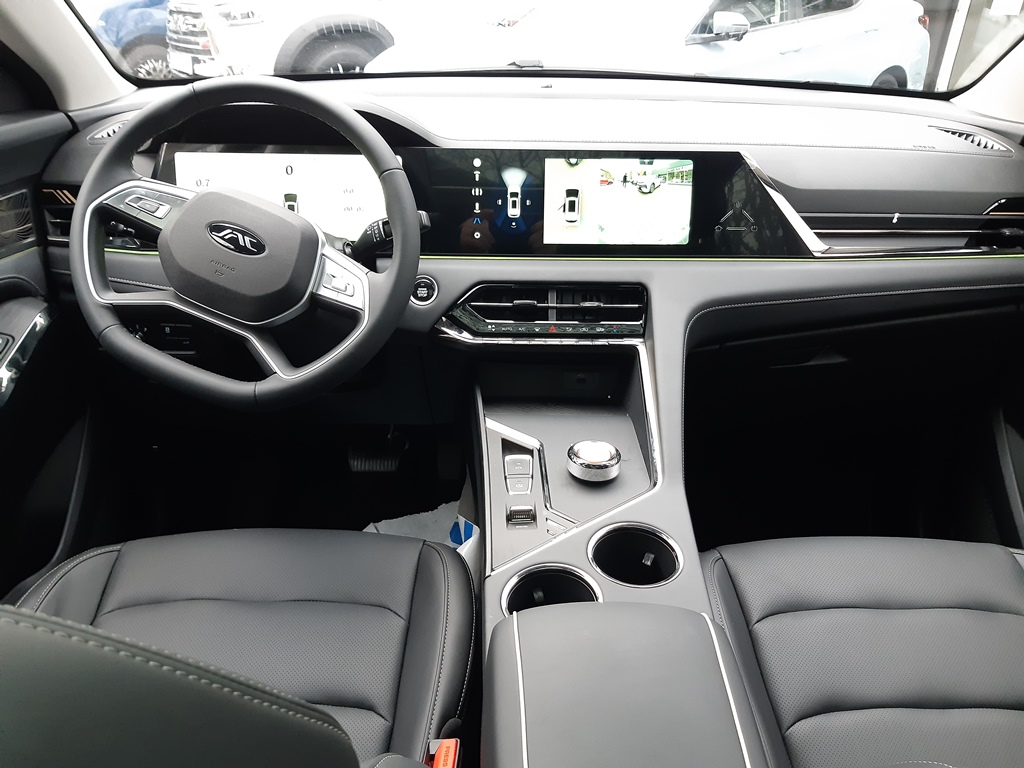 JAC JS8 PRO 1.5 175KM 2WD 7AT 7OS. 2025