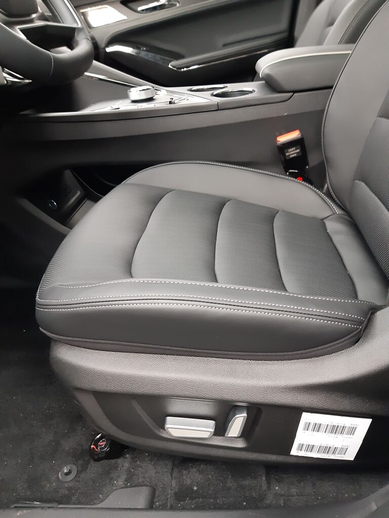 JAC JS8 PRO 1.5 175KM 2WD 7AT 7OS. 2025