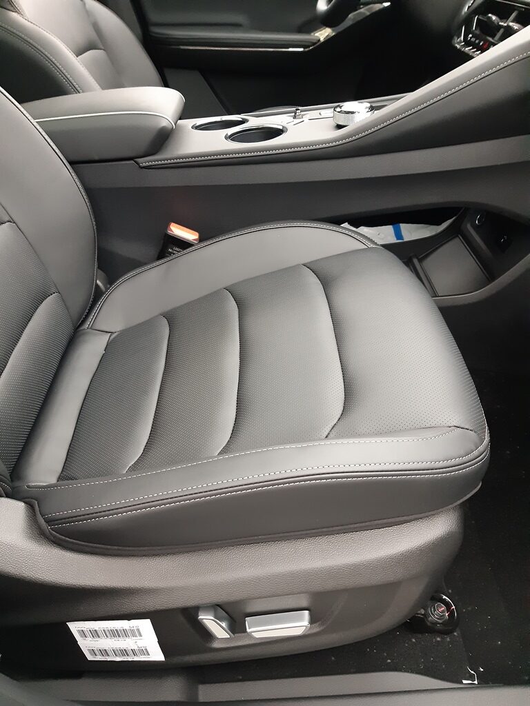 JAC JS8 PRO 1.5 175KM 2WD 7AT 7OS. 2025