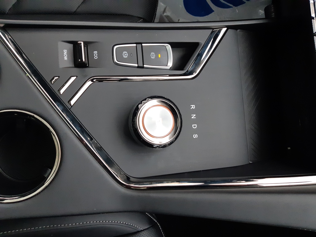 JAC JS8 PRO 1.5 175KM 2WD 7AT 7OS. 2025