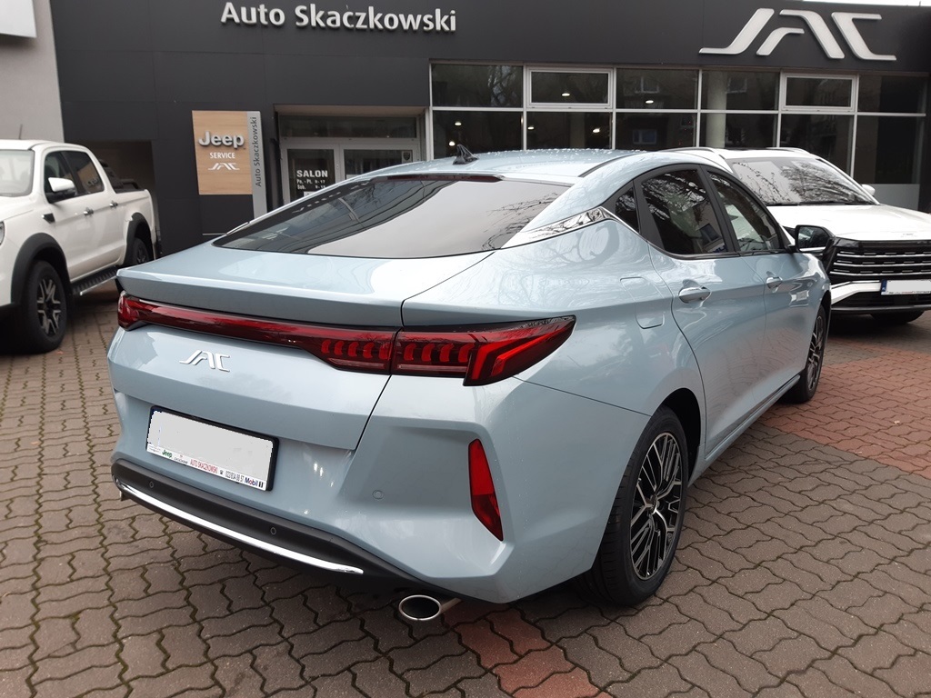 JAC JS7 PLUS 1.5 136KM 2WD CVT 2025