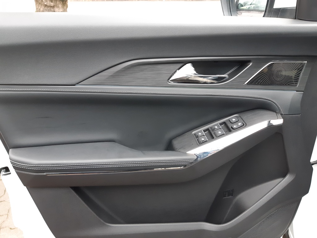 JAC JS8 PRO 1.5 175KM 2WD 7AT 7OS. 2025