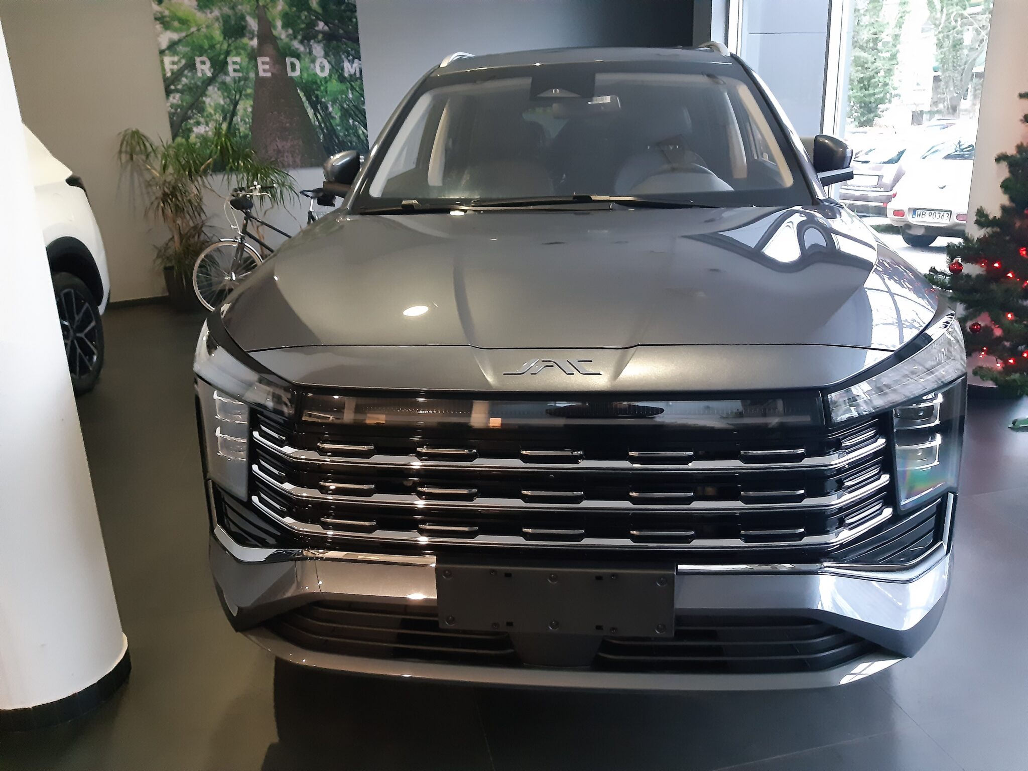 JAC JS8 PRO 1.5 175KM 2WD 7AT 7OS. 2025