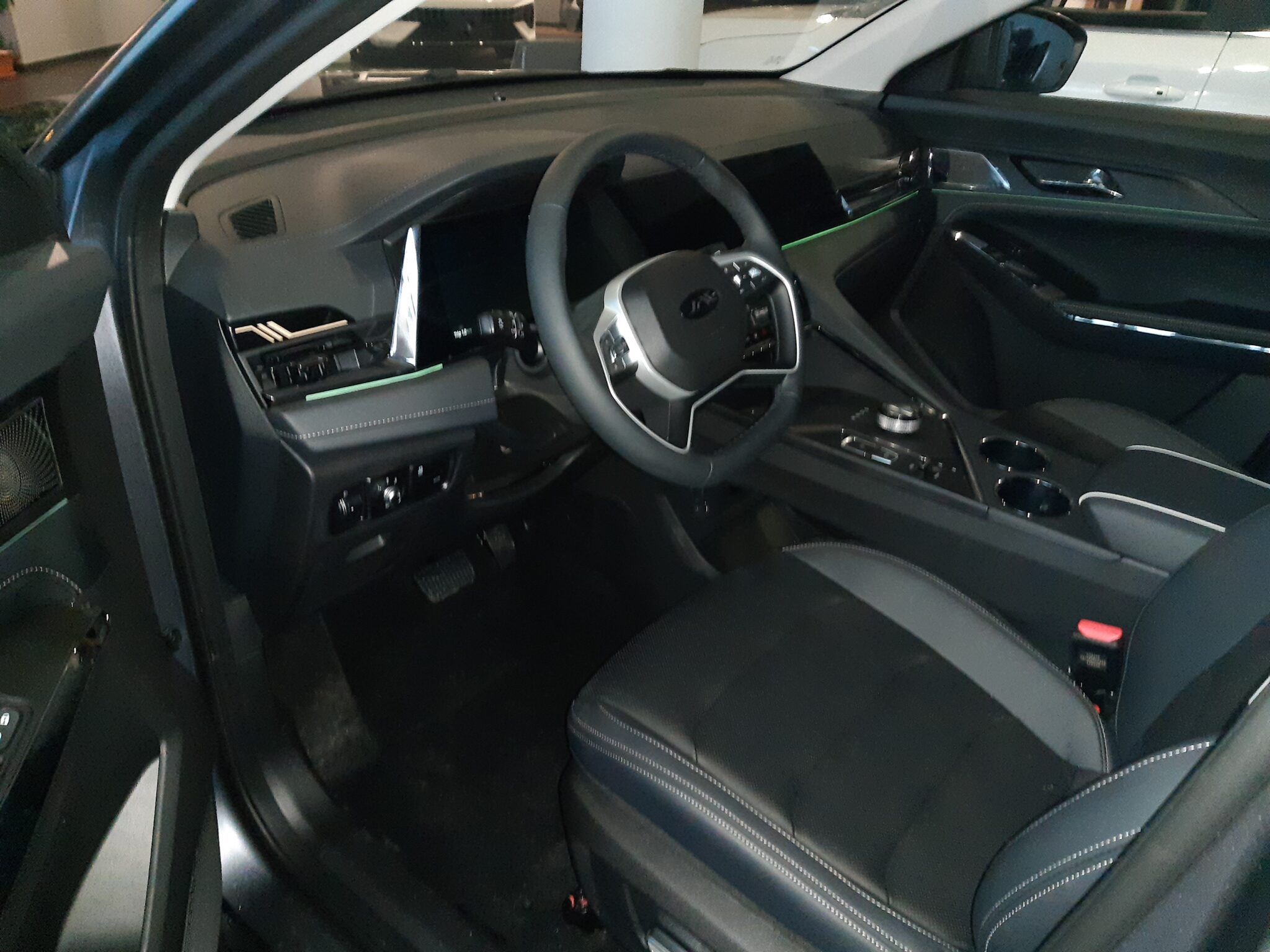 JAC JS8 PRO 1.5 175KM 2WD 7AT 7OS. 2025