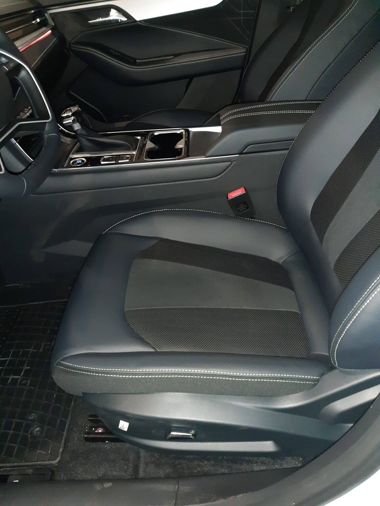 JAC JS7 PLUS 1.5 136KM 2WD CVT 2025