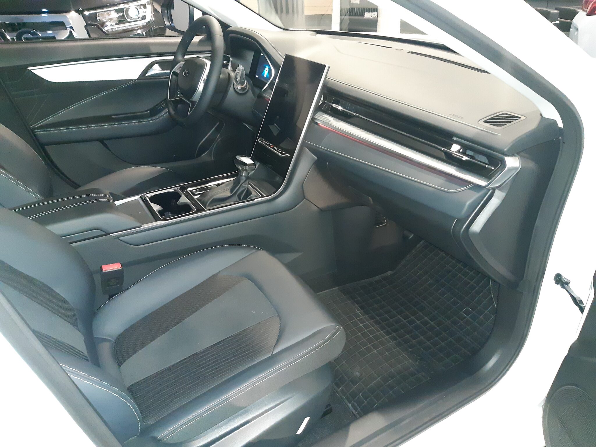 JAC JS7 PLUS 1.5 136KM 2WD CVT 2025