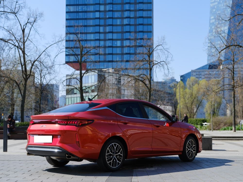 JAC JS7 PLUS 1.5 136KM 2WD CVT 2025