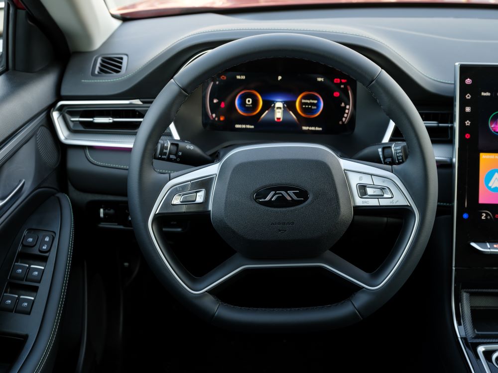 JAC JS7 PLUS 1.5 136KM 2WD CVT 2025