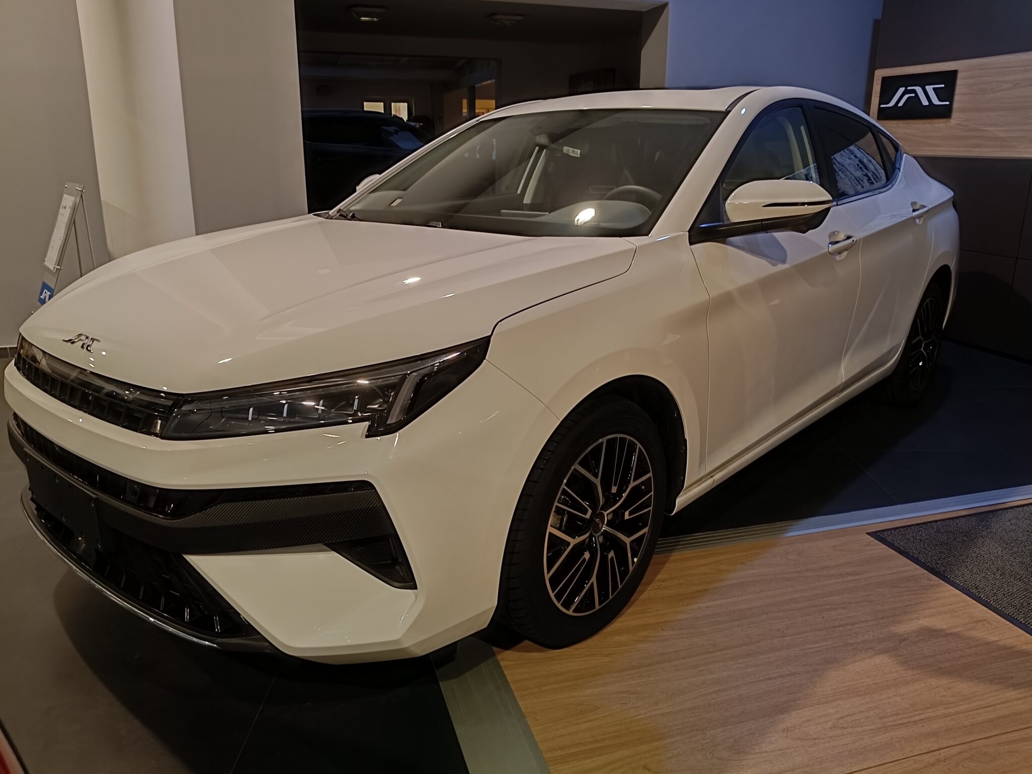 JAC JS7 PLUS 1.5 136KM 2WD CVT 2025