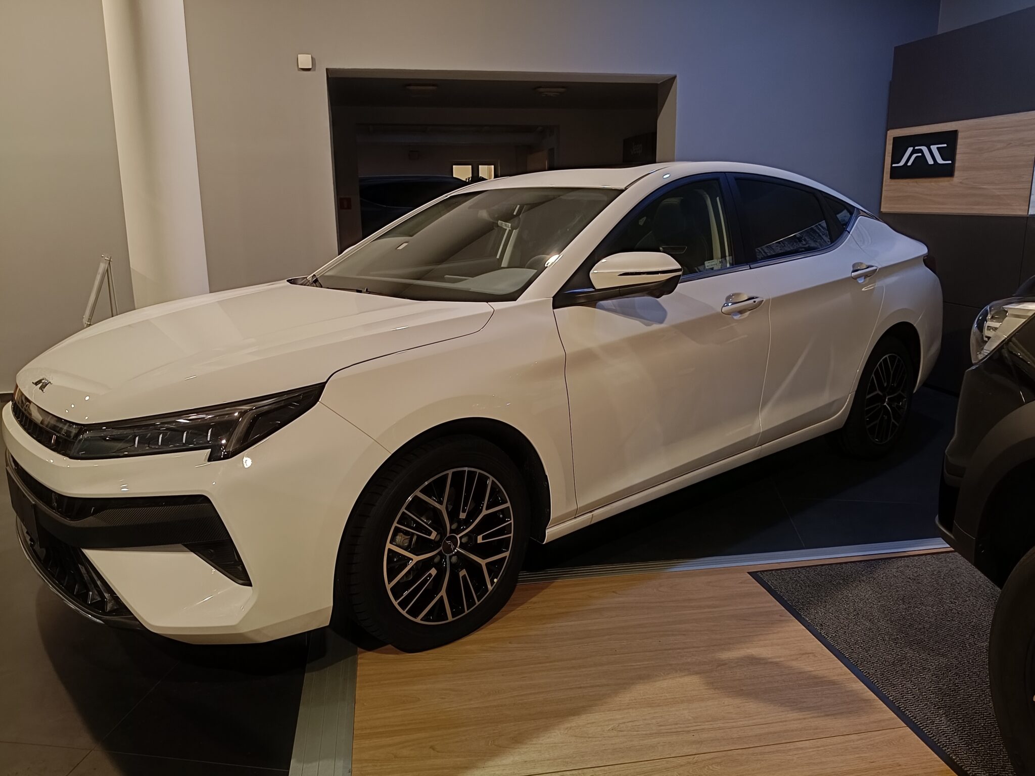 JAC JS7 PLUS 1.5 136KM 2WD CVT 2025