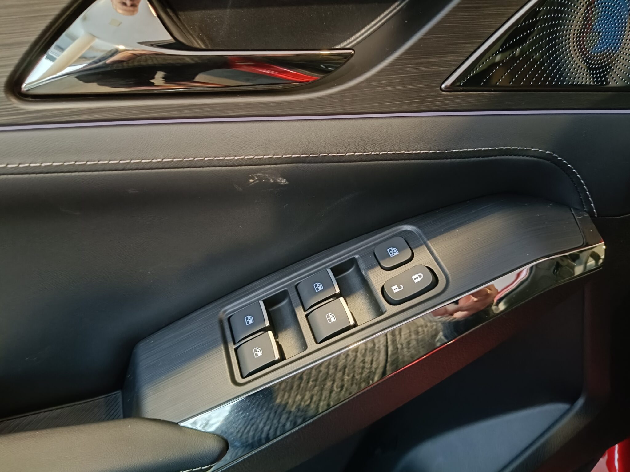 JAC JS8 PRO 1.5 175KM 2WD 7AT 7OS. 2025