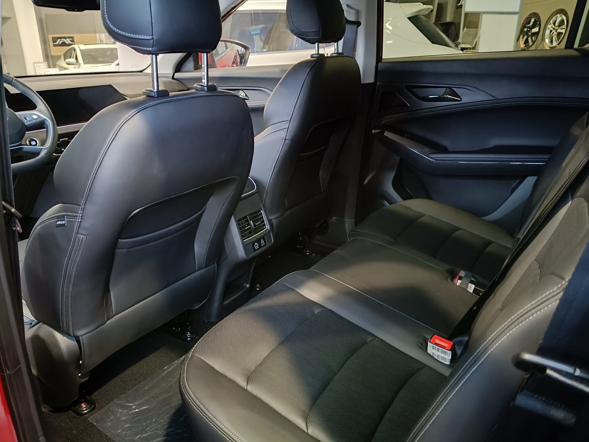 JAC JS8 PRO 1.5 175KM 2WD 7AT 7OS. 2025