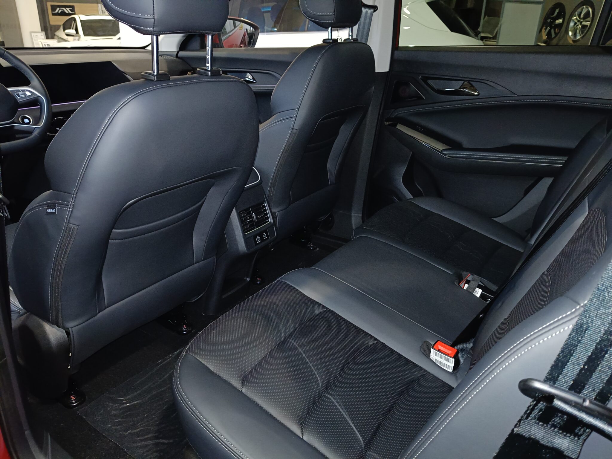 JAC JS8 PRO 1.5 175KM 2WD 7AT 7OS. 2025