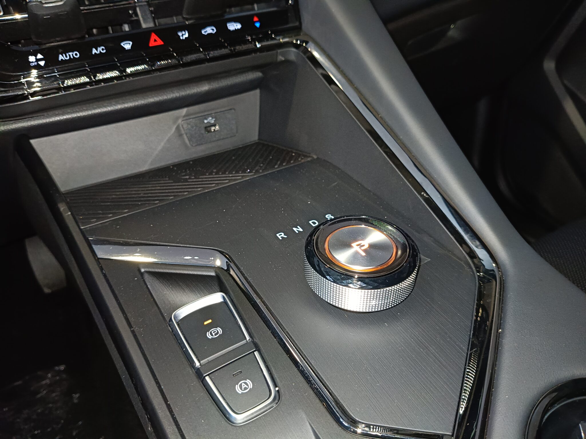 JAC JS8 PRO 1.5 175KM 2WD 7AT 7OS. 2025