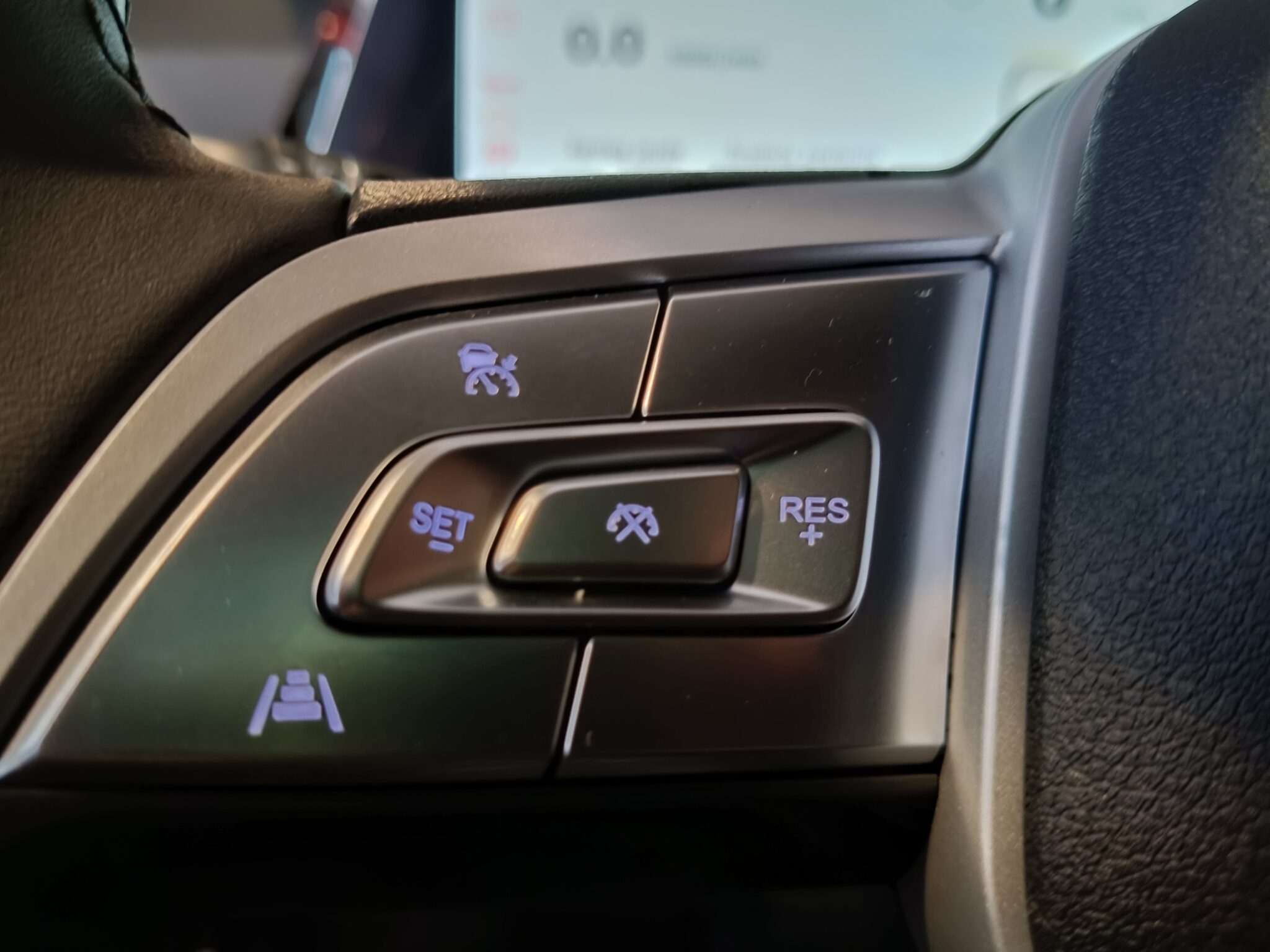 JAC JS8 PRO 1.5 175KM 2WD 7AT 7OS. 2025