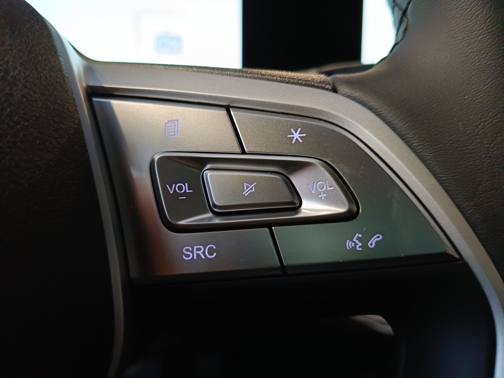 JAC JS8 PRO 1.5 175KM 2WD 7AT 7OS. 2025