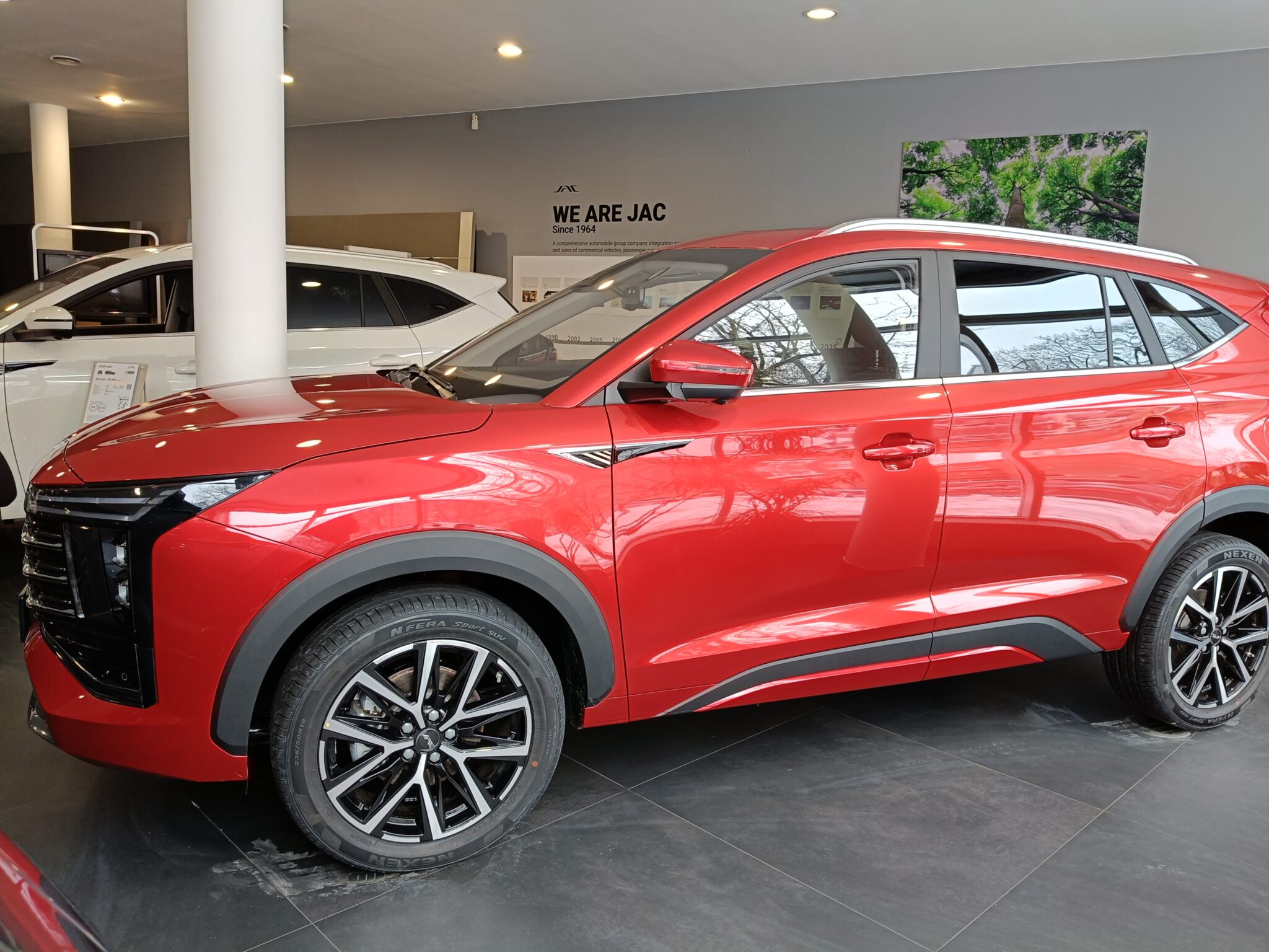 JAC JS8 PRO 1.5 175KM 2WD 7AT 7OS. 2025