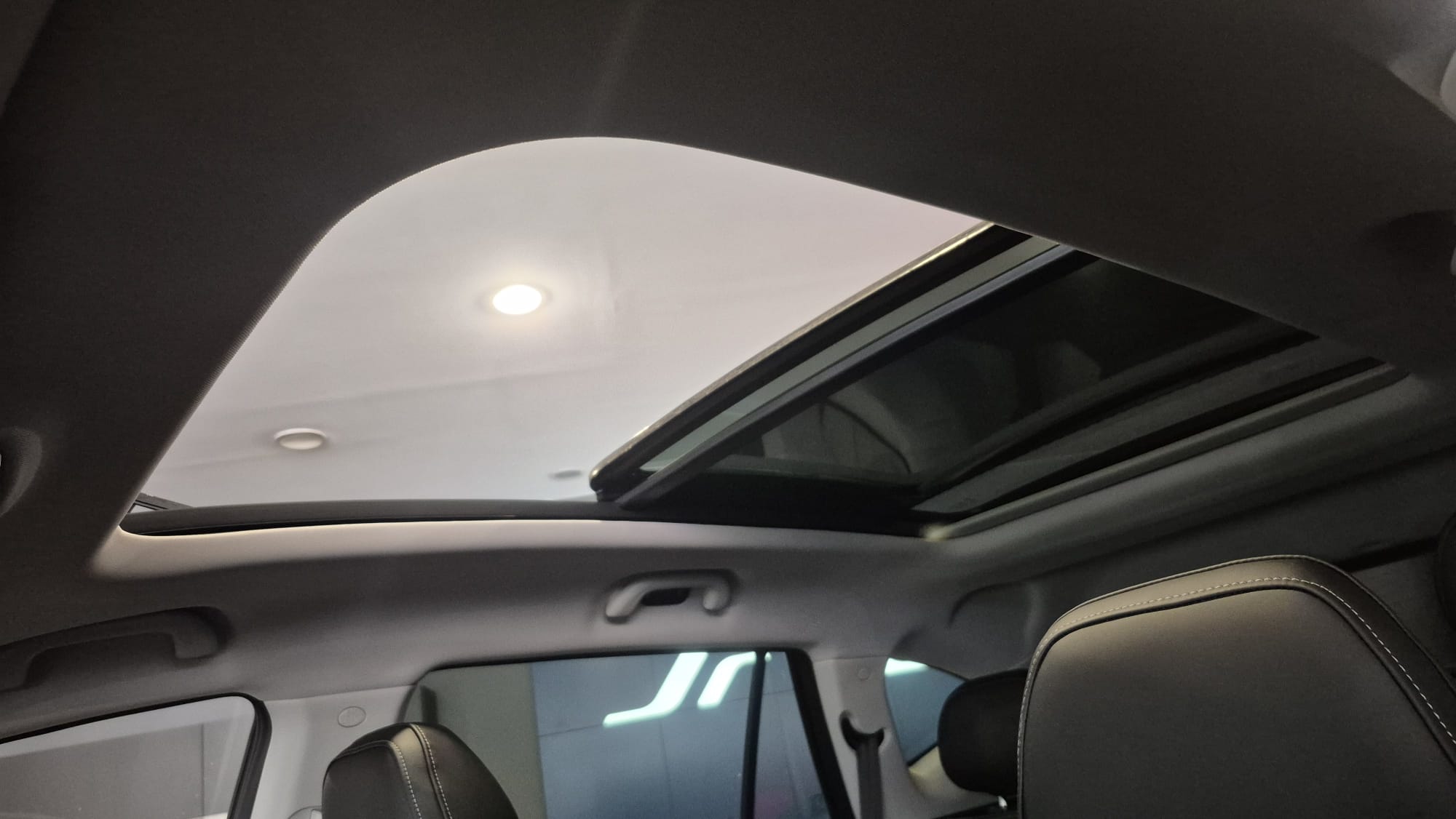 JAC JS8 PRO 1.5 175KM 2WD 7AT 7OS. 2025