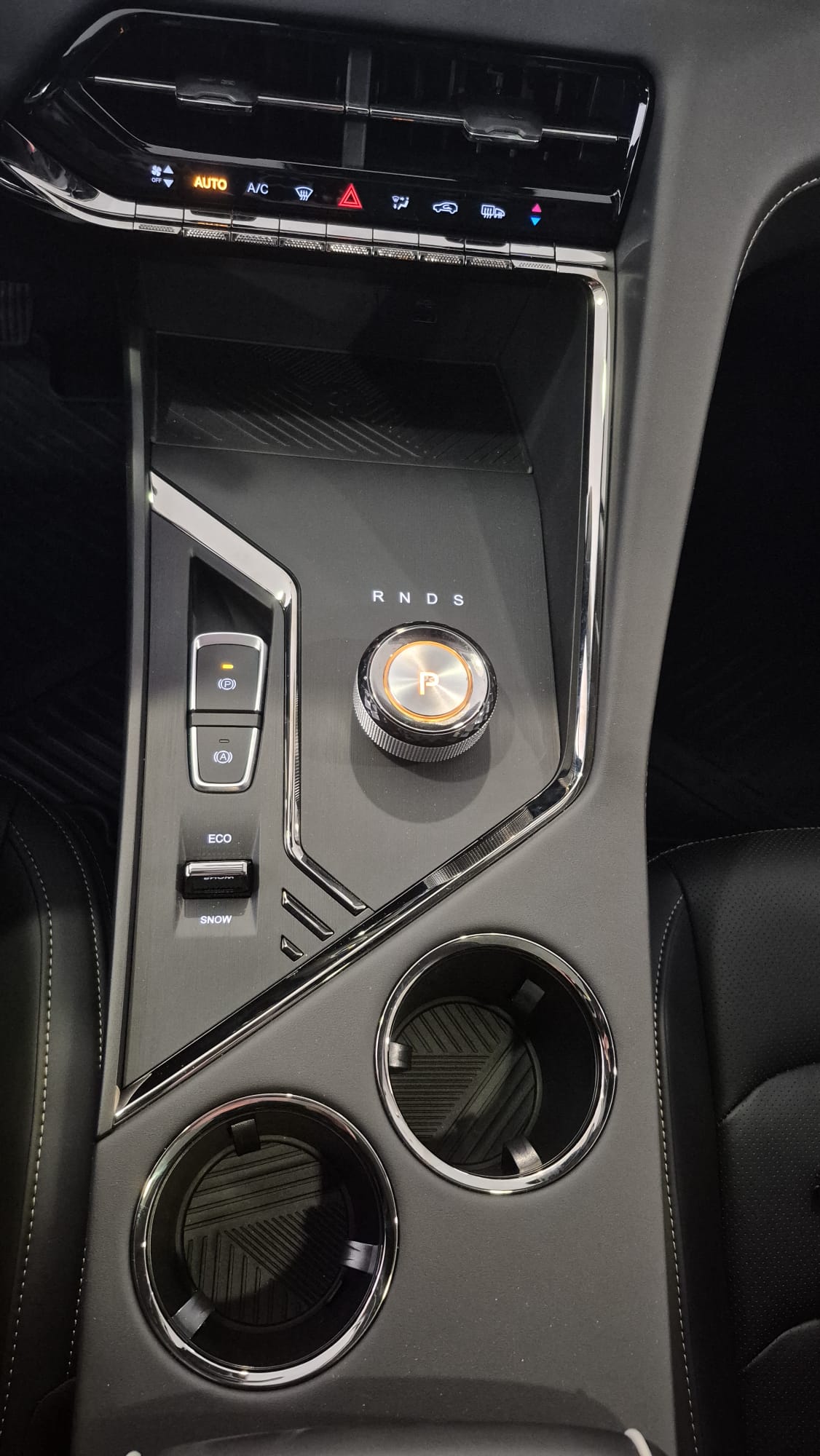 JAC JS8 PRO 1.5 175KM 2WD 7AT 7OS. 2025