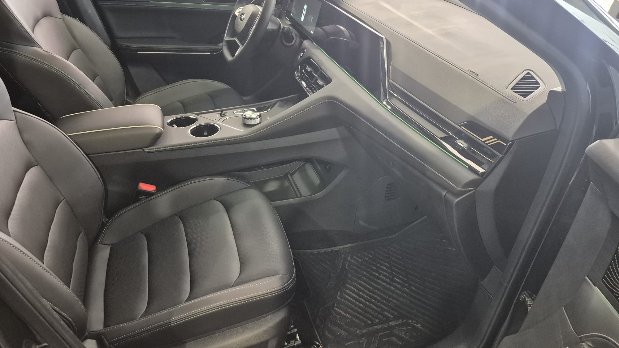 JAC JS8 PRO 1.5 175KM 2WD 7AT 7OS. 2025