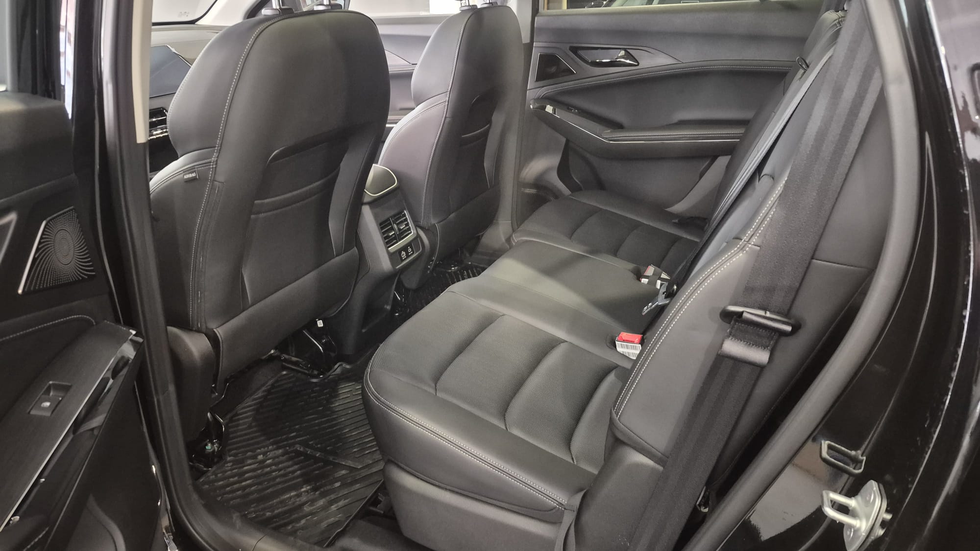 JAC JS8 PRO 1.5 175KM 2WD 7AT 7OS. 2025