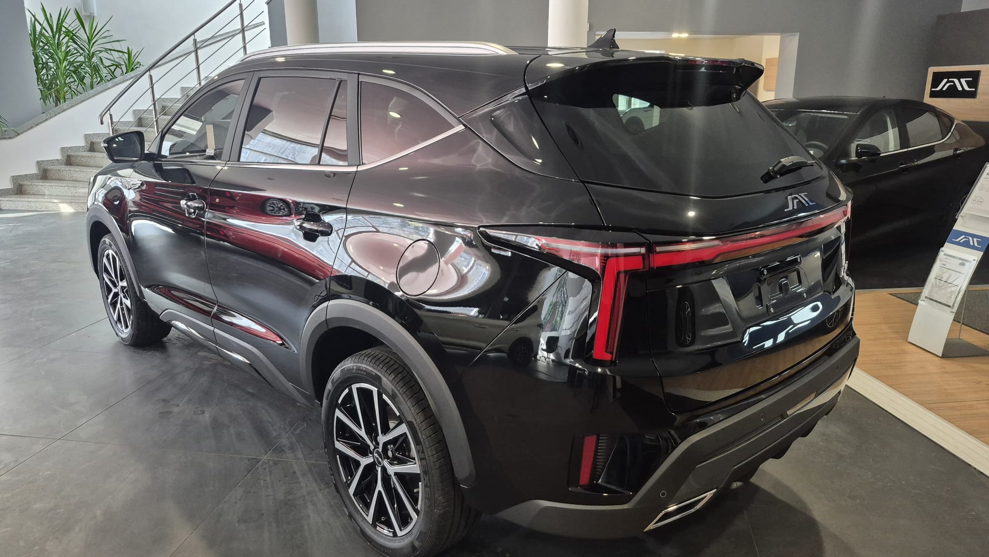 JAC JS8 PRO 1.5 175KM 2WD 7AT 7OS. 2025