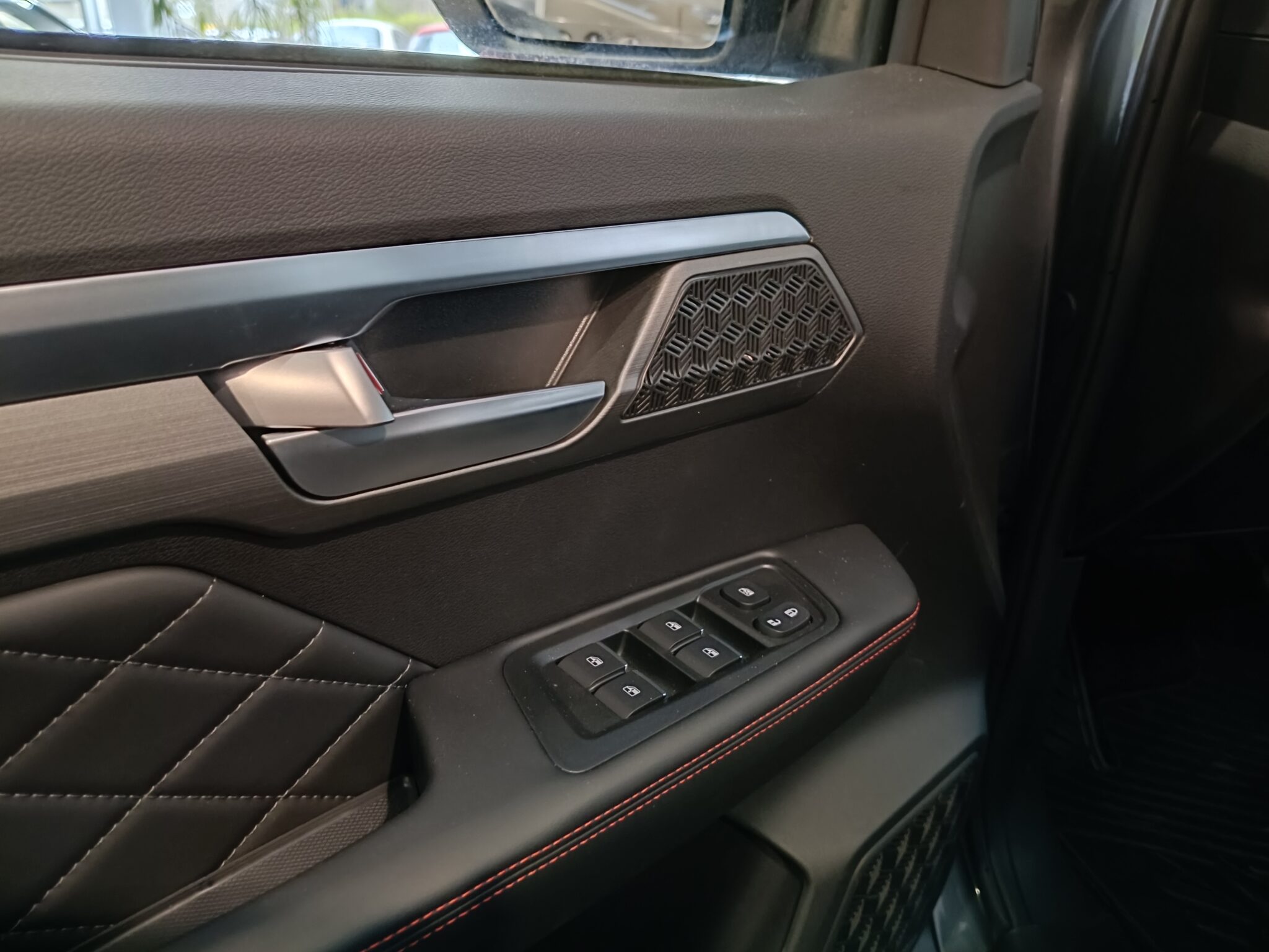 JAC T9  2.0D 163KM 4WD 8AT 2026