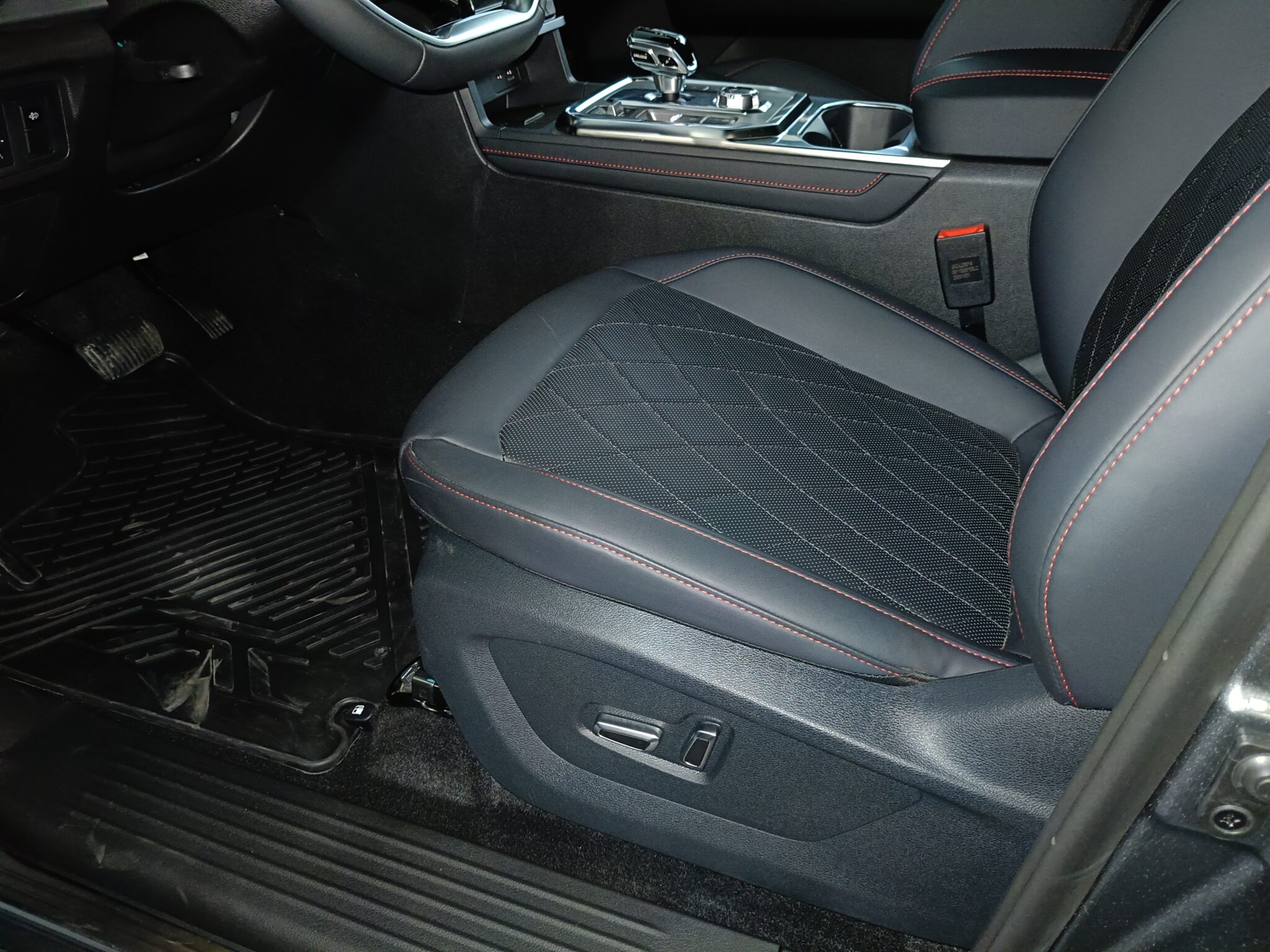 JAC T9  2.0D 163KM 4WD 8AT 2026