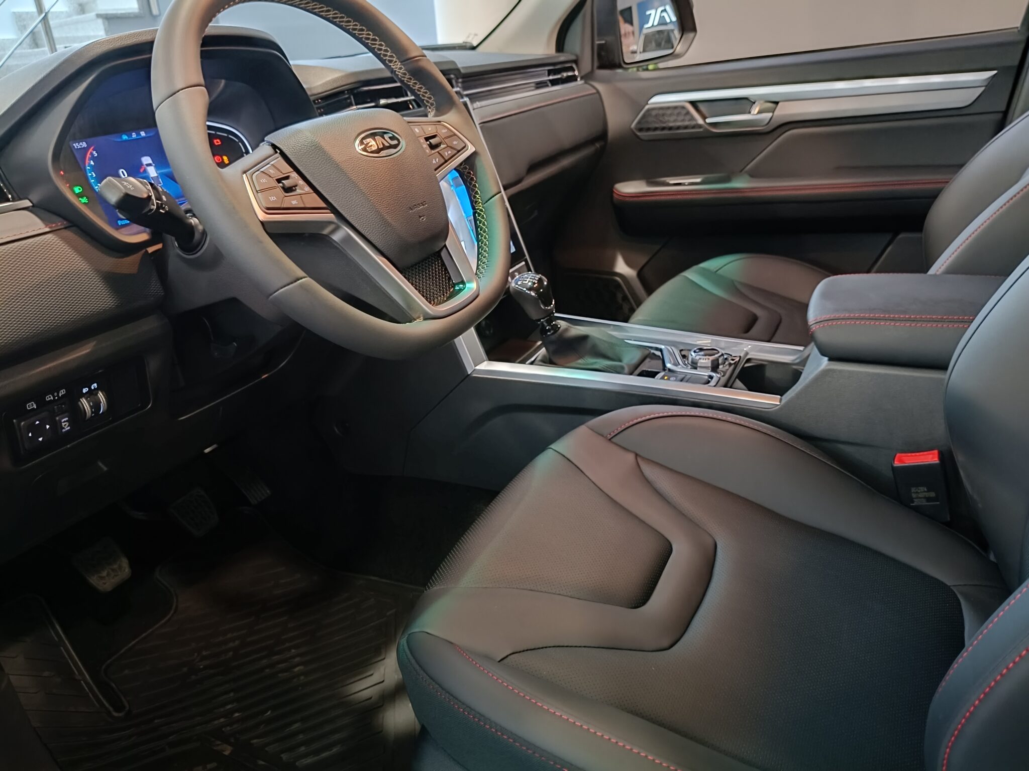 JAC T8 PRO 2.0D 136KM 4WD 6MT 2026